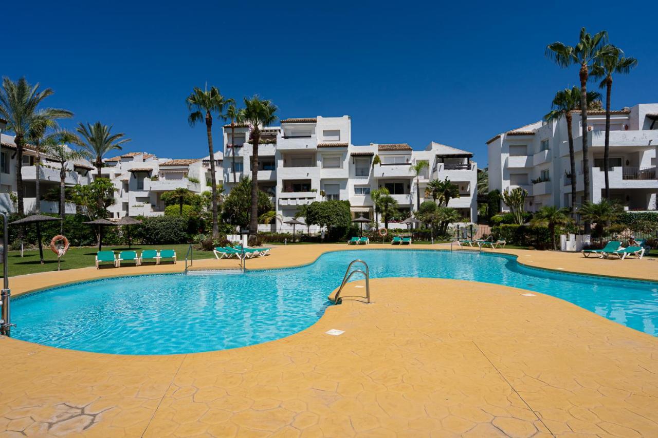 Costalita Beach Apartment เอสเตโปนา ภายนอก รูปภาพ