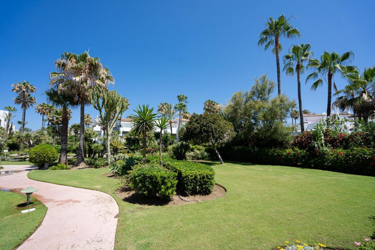 Costalita Beach Apartment เอสเตโปนา ภายนอก รูปภาพ
